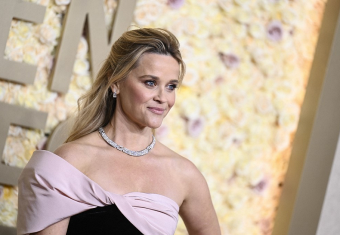 Reese Witherspoon könyvespolcát imádják a rajongók, ez a titka