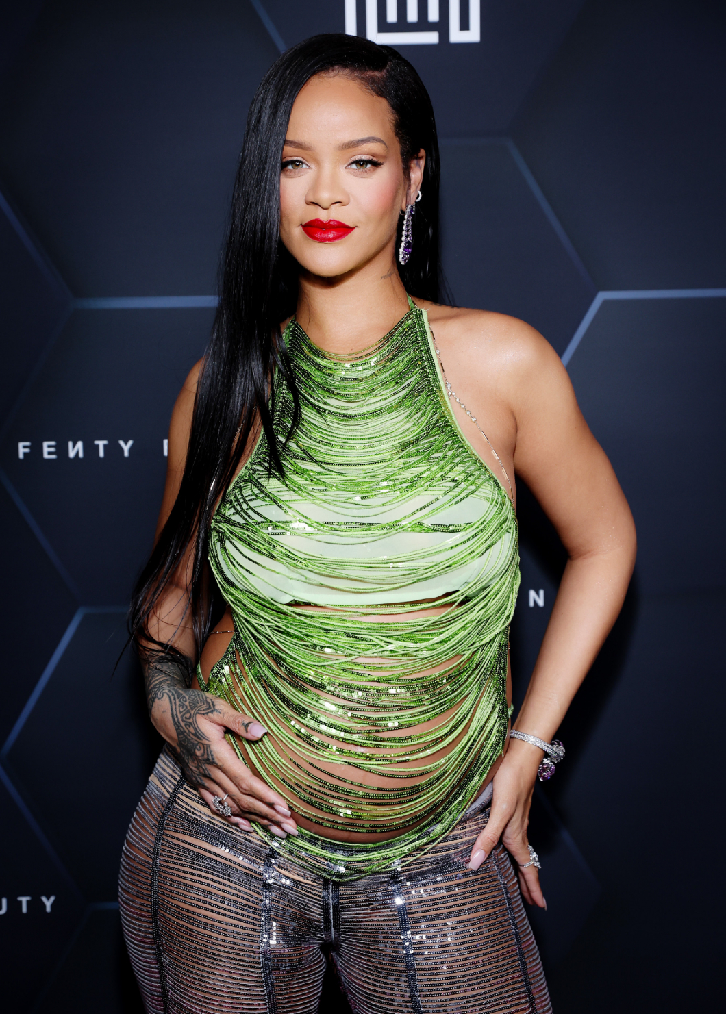 Rihanna nem várt döntést hozott gyermekével kapcsolatban