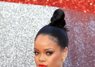 Rihanna elárulta, miért mutogatja állandóan terhes hasát