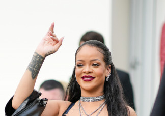 Megvesznek a rajongók Rihanna új pocakos fotójáért