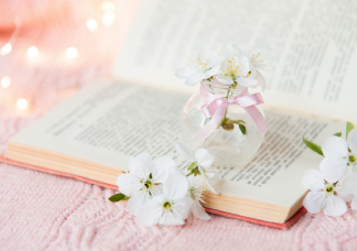 5 romantikus regény, amit 2024 tavaszán el kell olvasnod 