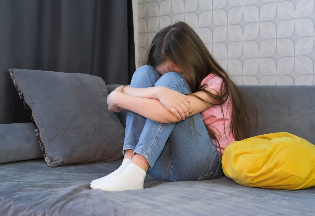 4 jel, ami megmutathatja, ha a gyermeked érzelmi stresszel küzd