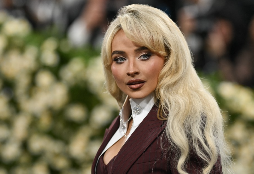 A fekete és a barna bomba páros – Sabrina Carpenter konyhája mégis könnyed, természetes és gyönyörű