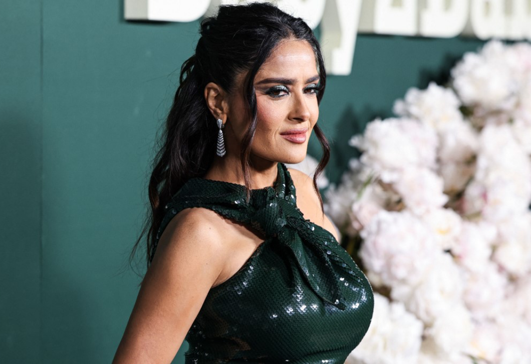 Salma Hayek összeöltözött a mostohalányával - így jelentek meg Velencében