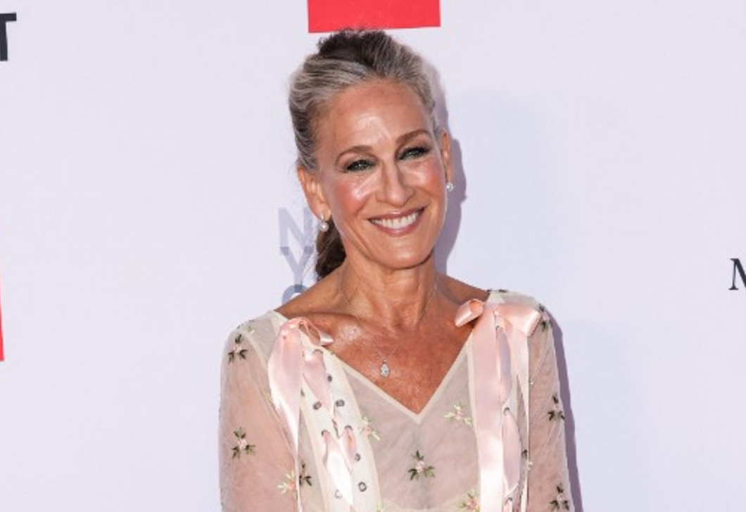 Sarah Jessica Parker konyhájában egy apró, elegáns részlet teszi különlegessé a polcokat