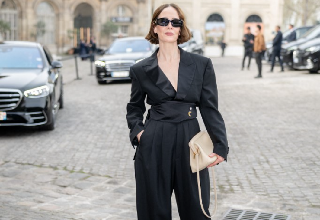 Mintha csak a kifutóra készültek volna: mutatjuk a Párizsi Divathét legjobb sztárszettjeit