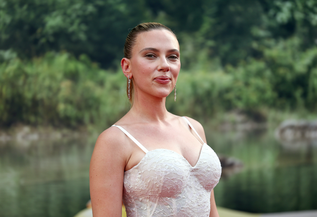 Scarlett Johansson estélyijéről beszél most mindenki, ezt a drága kiegészítőt választotta hozzá