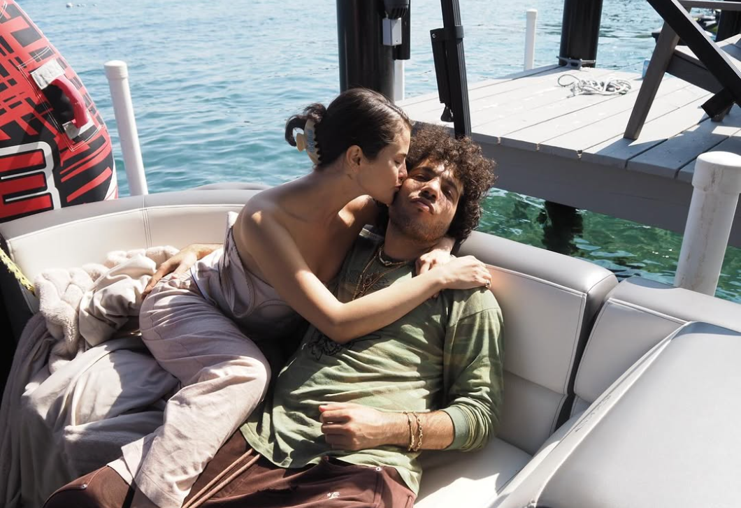 Álomszép: itt vannak a képek Selena Gomez és Benny Blanco esküvőjéről