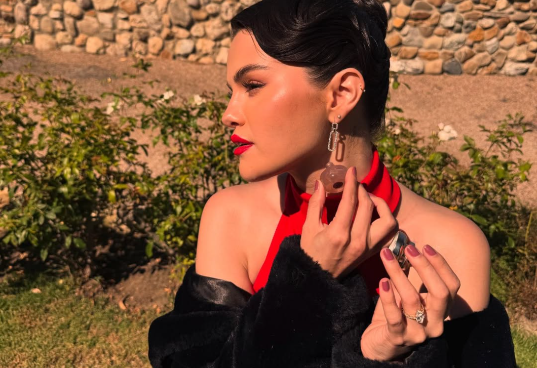 Selena Gomez manikűrjét akarja most mindenki, ez lesz az ősz legnagyobb trendje