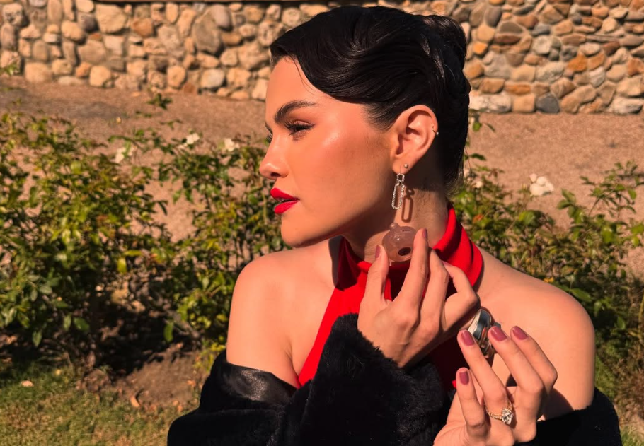 Selena Gomez manikűrjét akarja most mindenki, ez lesz az ősz legnagyobb trendje, főkép