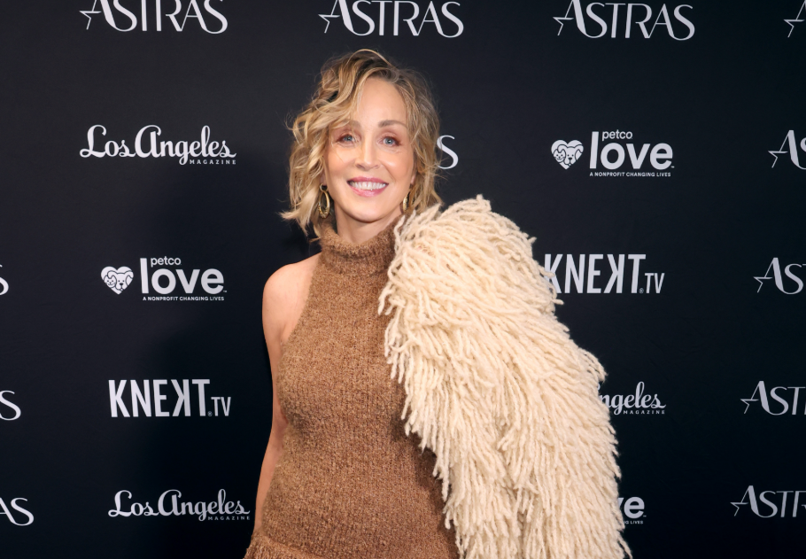 A 67 éves Sharon Stone bebizonyította: a merész stílusnak nincs korhatára, főkép