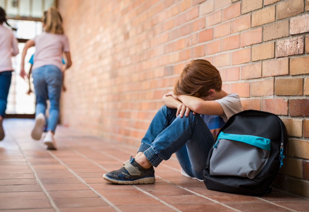 7 dolog, ami segíthet, ha a gyermeked sír az iskolában