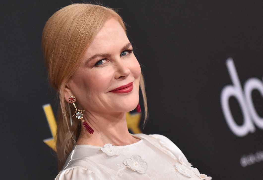  Az 56 éves Nicole Kidman fehérneműben pózol az Elle címlapján, elképesztő formában van