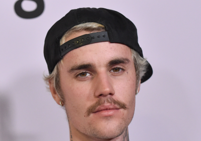 A nagypapáját gyászolja Justin Bieber, az énekes szívszorító posztot tett közzé