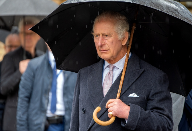 Károly király bizarr reggeli szokásával gyötri a Buckingham-palota személyzetét
