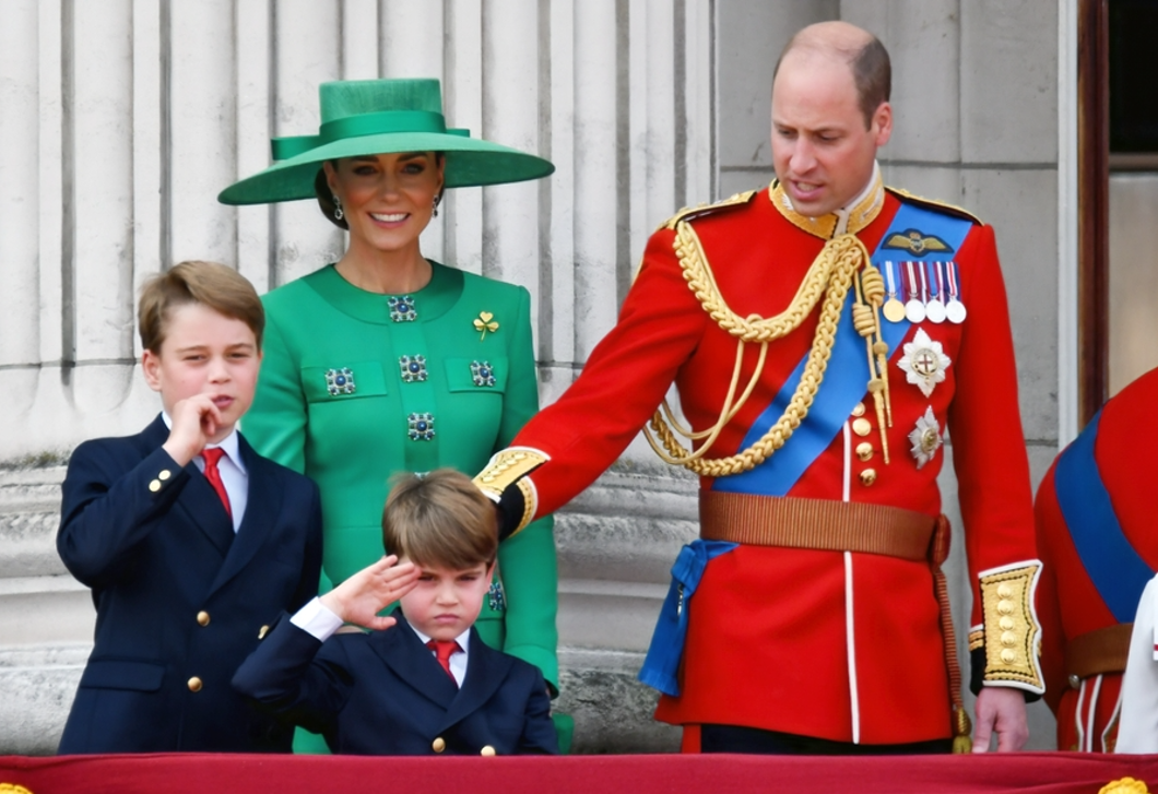 Katalin hercegné ezzel a titkos jelzéssel fegyelmezi György herceget a nyilvános eseményeken
