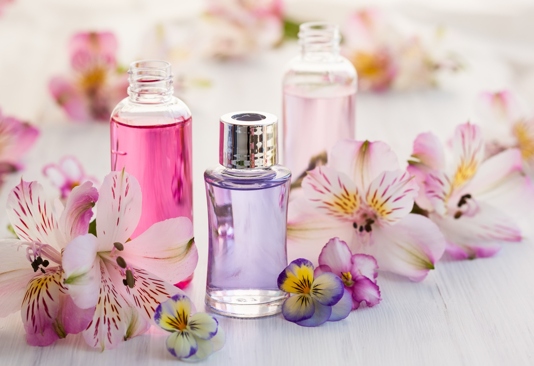 Ezek a legjobb virágos parfümök a tavaszi szezonban