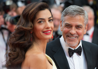 Ez Amal Clooney kedvenc rúzsa, amiért évek óta rajong
