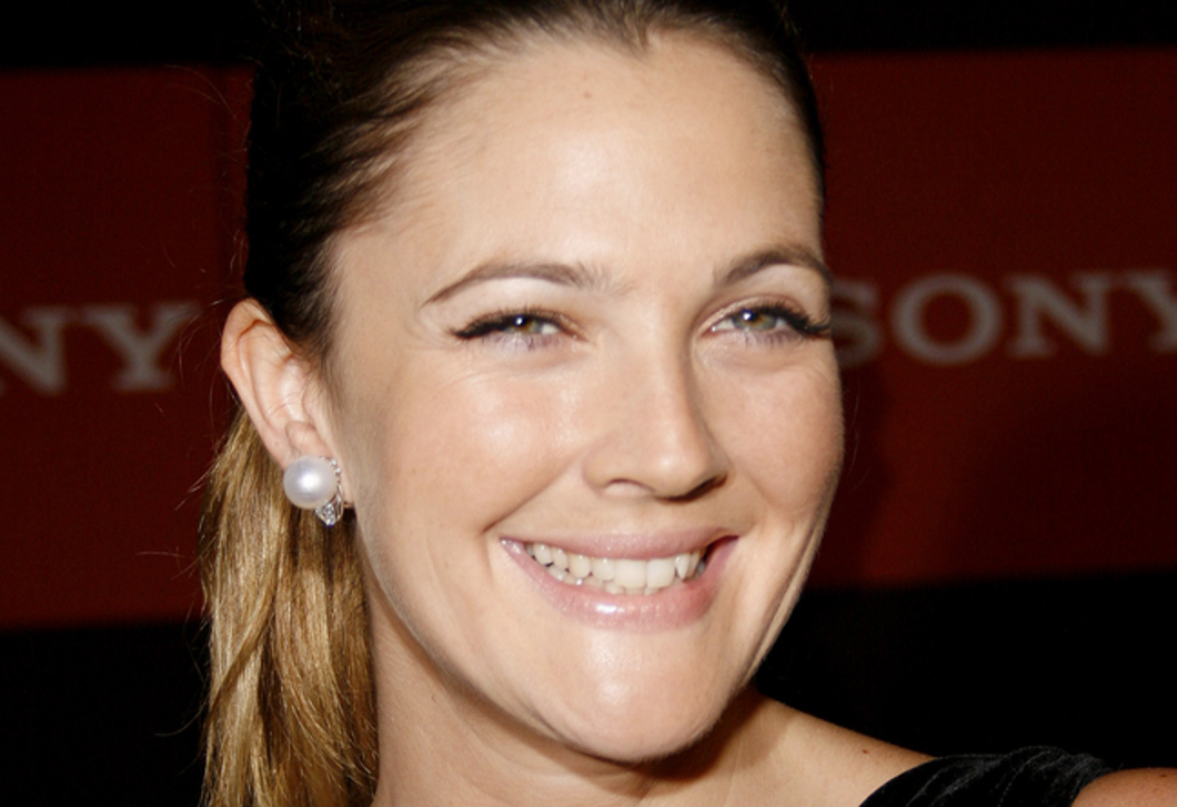 Praktikus is lehet a konyhai dekoráció – Drew Barrymore kis konyhájának dekorációját dicsérik most a tervezők