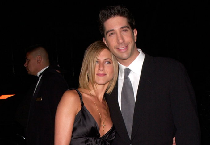 Itt a nap videója! Jennifer Aniston és David Schwimmer együtt szerepel a Super Bowl reklámjában