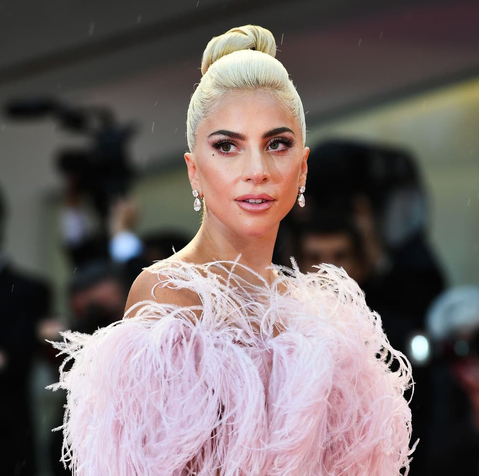 Lady Gaga megrázó bejelentése: teherbe esett az erőszakolójától