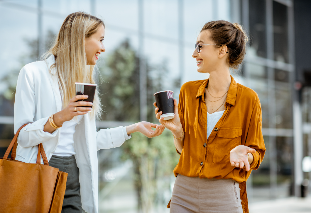 Téged is kimerít a small talk? Egy pszichológus szerint ezt árulja el rólad