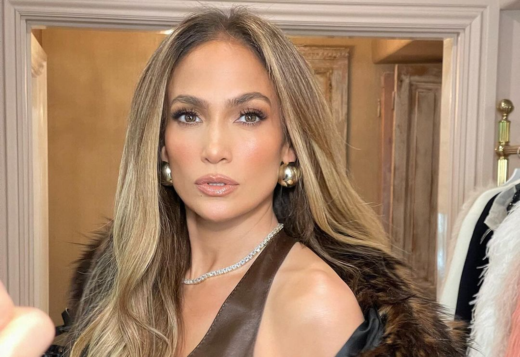 Jennifer Lopez különleges cipőt viselt – ez lesz az idei év kedvence