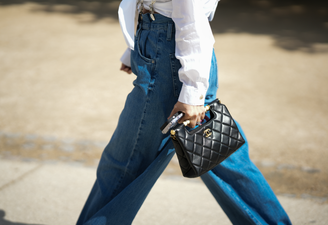 3 sötét farmer, ami egyetlen gardróbból sem hiányozhat idén ősszel