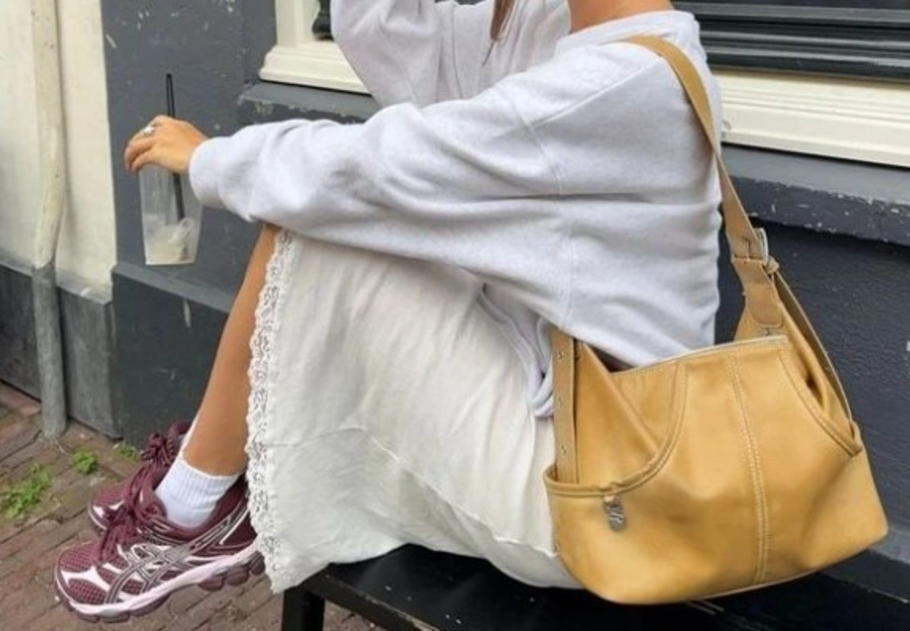 Ez a sportcipő a szezon legnépszerűbb darabja – akár télen is viselheted, főkép