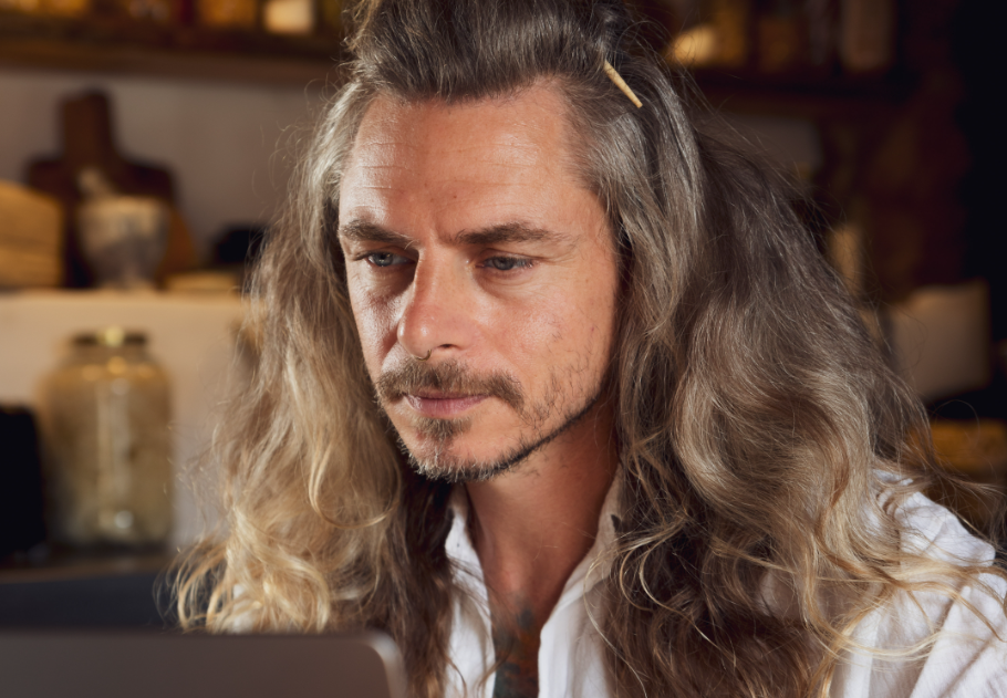 Steiner Kristóf: „Az Adásszünet novellám megírása egyszerre szabadított fel és késztetett gondolkodásra”, főkép