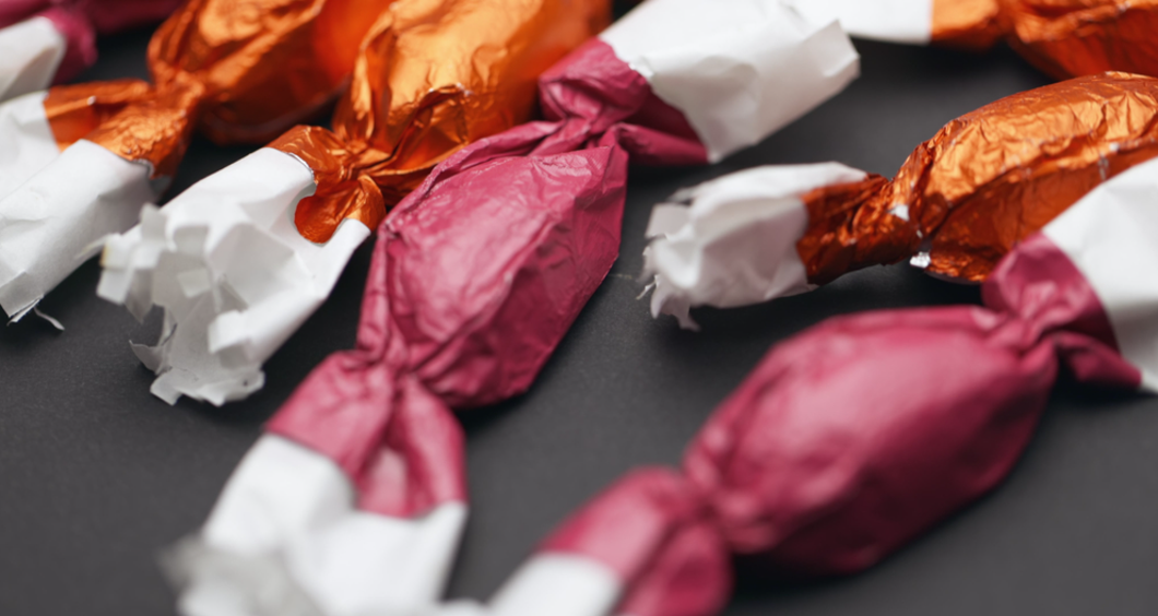 Hogy lett ekkora siker a szaloncukor? – érdekességek a klasszikus karácsonyi édességről