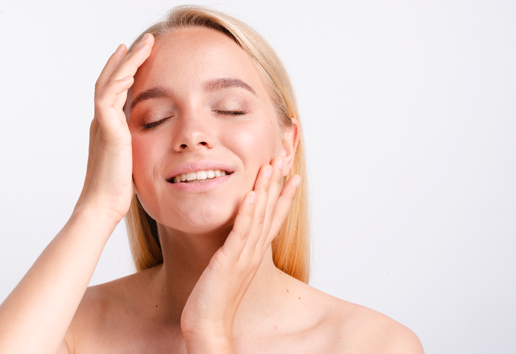 A szépségipar rejtett titka: a krémek valóban nem jutnak el a ráncokig?