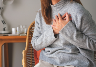A nőknél a szívroham néha különleges tünetekkel jelentkezik, ezekre kell figyelni