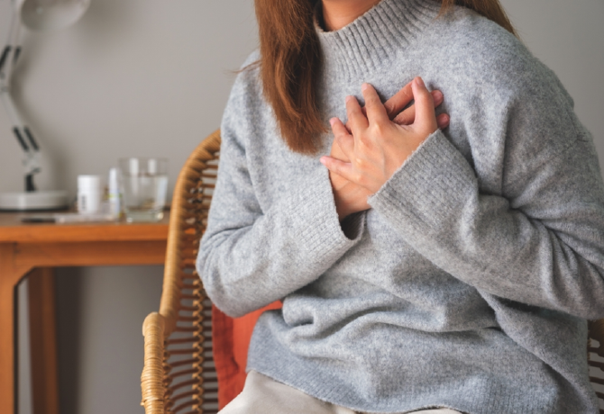 A nőknél a szívroham néha különleges tünetekkel jelentkezik, ezekre kell figyelni