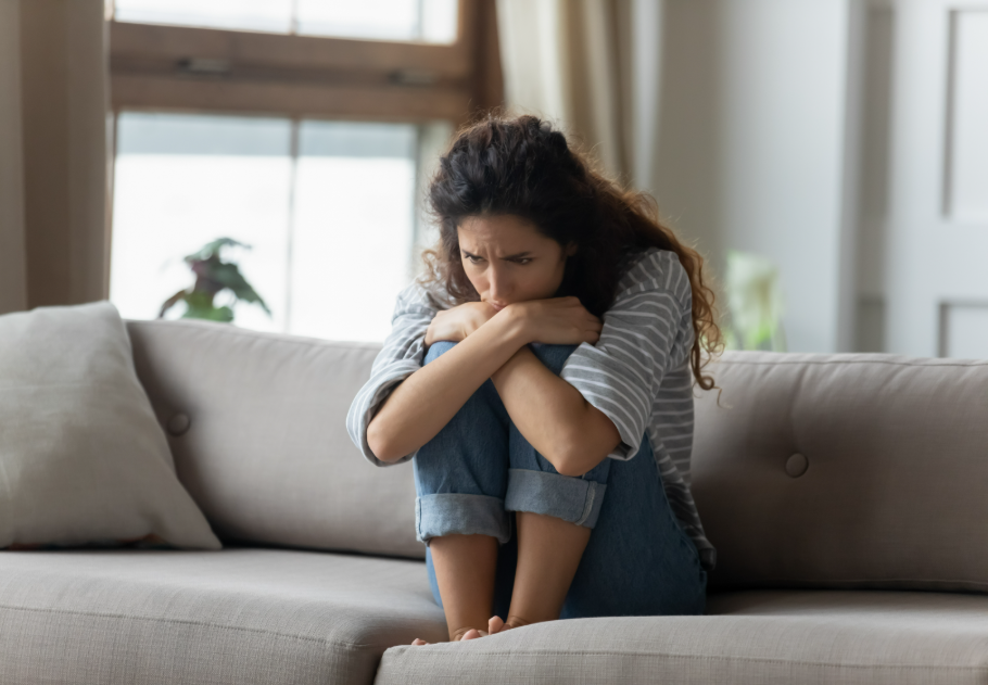 Miért olyan nehéz kilépni egy nárcisztikus kapcsolatból? A szakítás 8 érzelmi szakasza, főkép