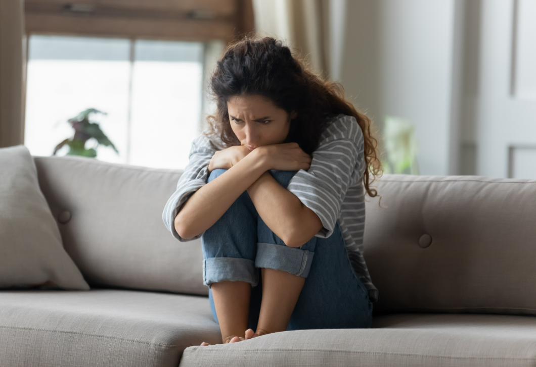 Miért olyan nehéz kilépni egy nárcisztikus kapcsolatból? A szakítás 8 érzelmi szakasza