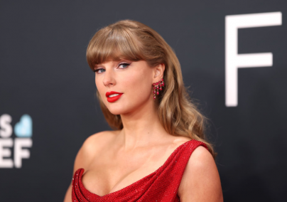 Ijesztő dolog történt Taylor Swift házának közelében