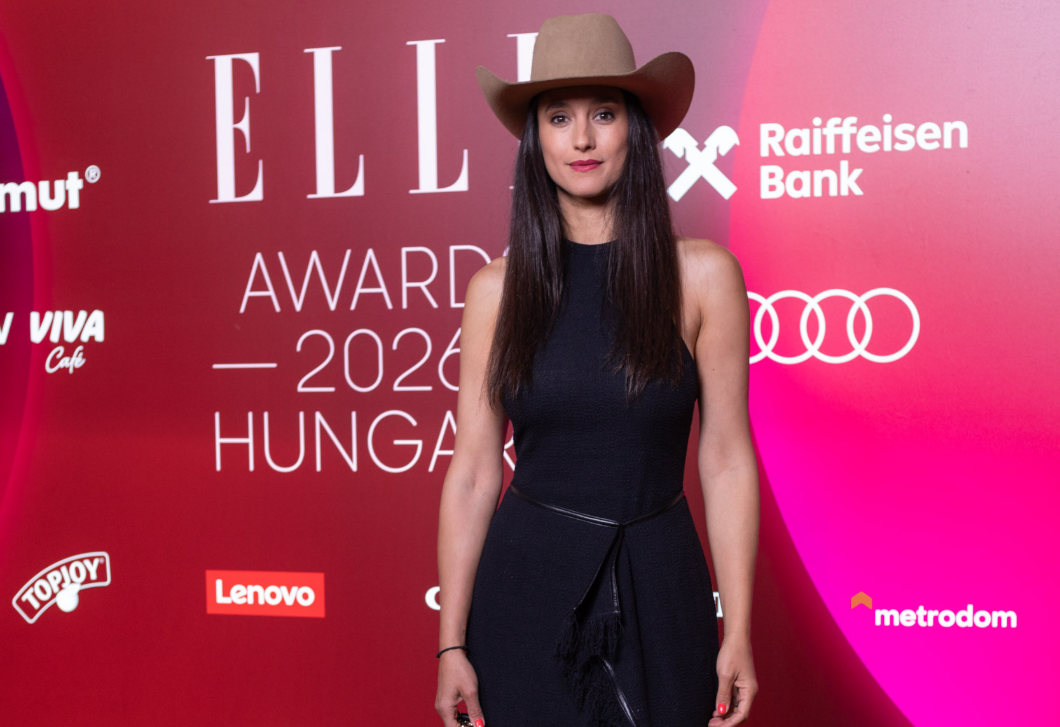 Trokán Nóra western eleganciában érkezett az ELLE Awards vörös szőnyegére