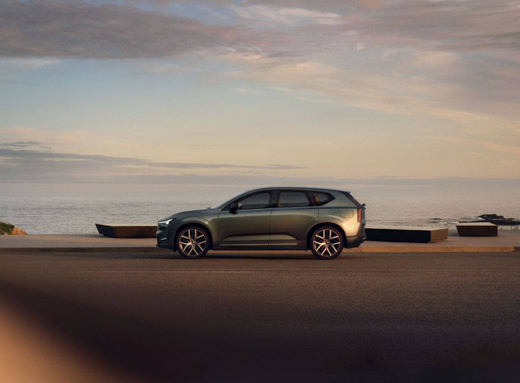 A kutya és a keszeg is boldog utasa lesz a legújabb elektromos Volvónak