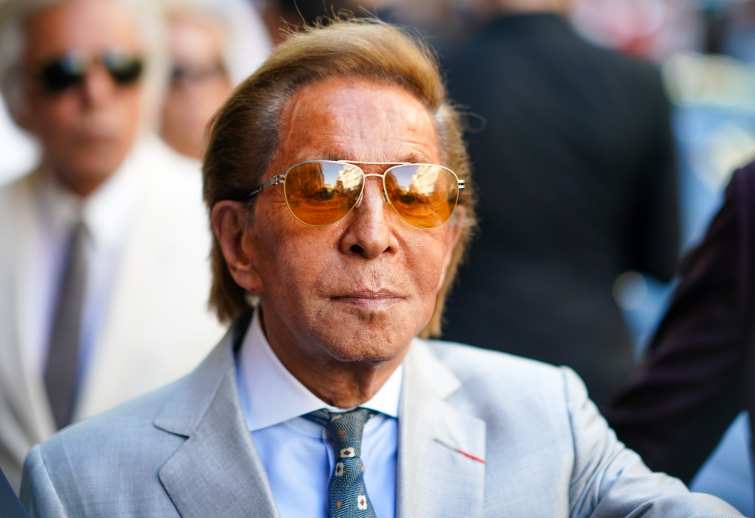 A film- és divatvilág ikonjai így búcsúztak Valentinótól Rómában