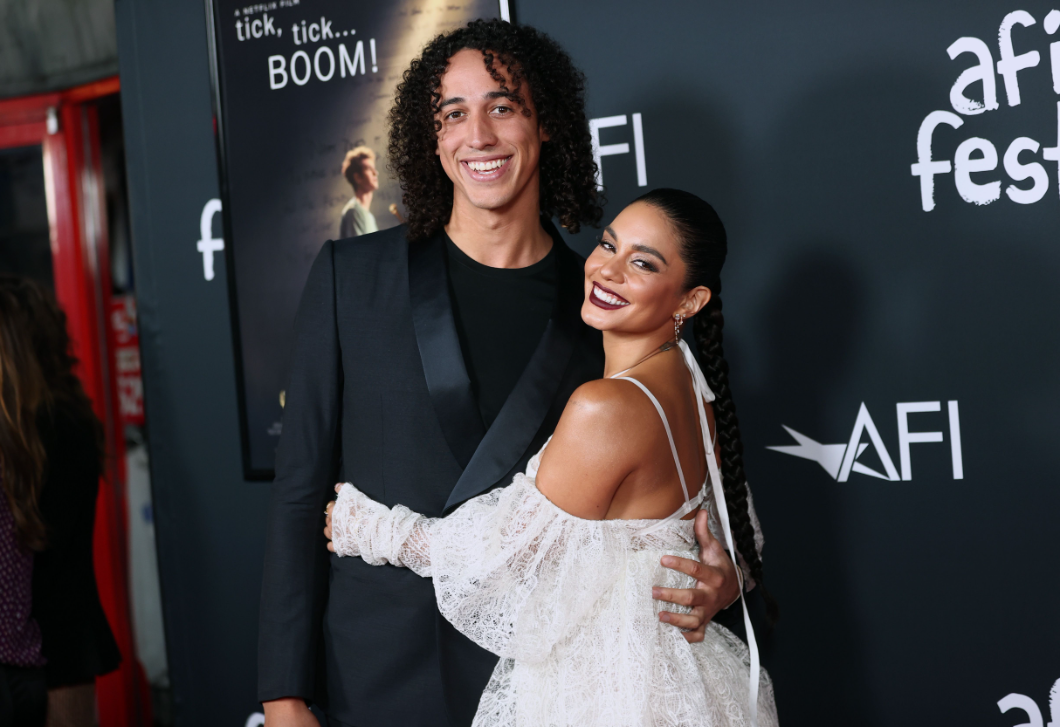 Megszületett Vanessa Hudgens második gyermeke: ezzel a fotóval tudatta az örömhírt