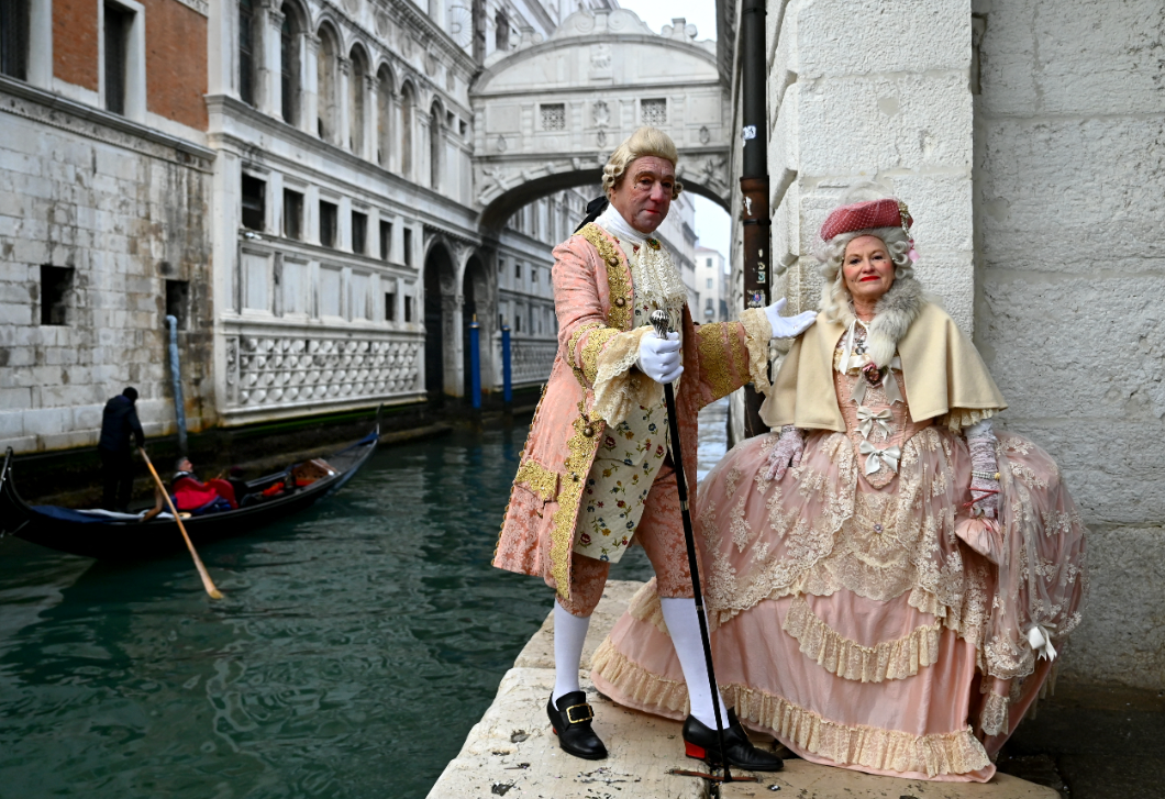 A Bridgerton sikere ihlette az idei Velencei Karnevált, ami varázslatosabb  lesz, mint valaha