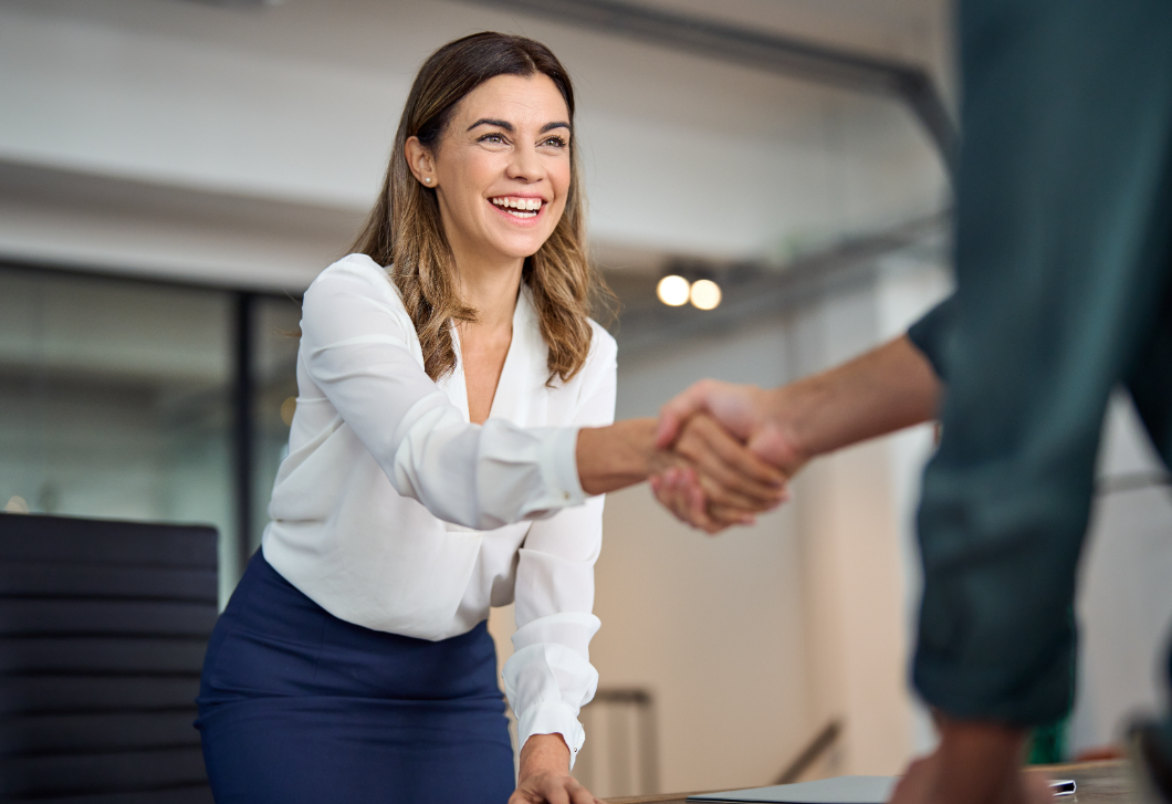 10 kevéssé ismert testbeszédjel, amely magas intelligenciára utal