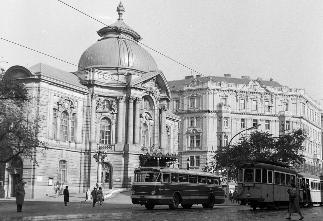 130 éves a Vígszínház – 7 érdekesség, amit talán nem tudtál a legendás teátrumról