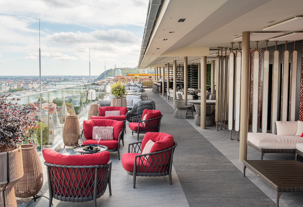 Tudod, hogy melyik Budapest legimpozánsabb rooftop bárja? 