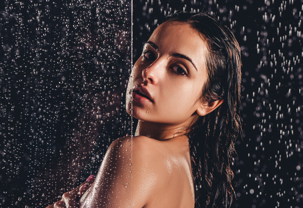 Sötétben zuhanyzás: az ingyenes wellness hack átvette az uralmat a TikTokon is