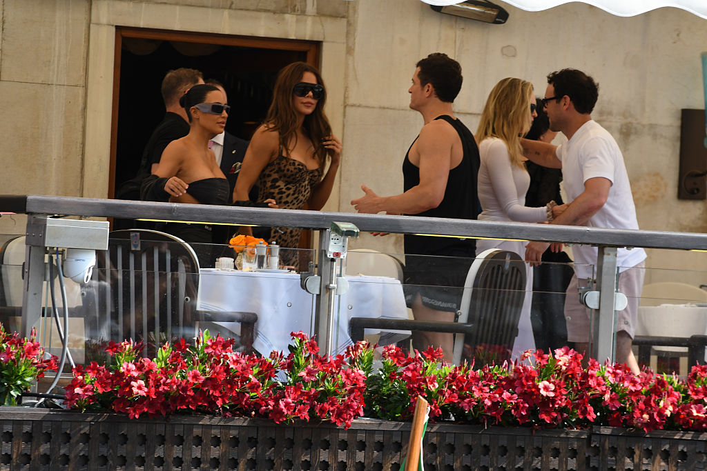 article-gallery-img