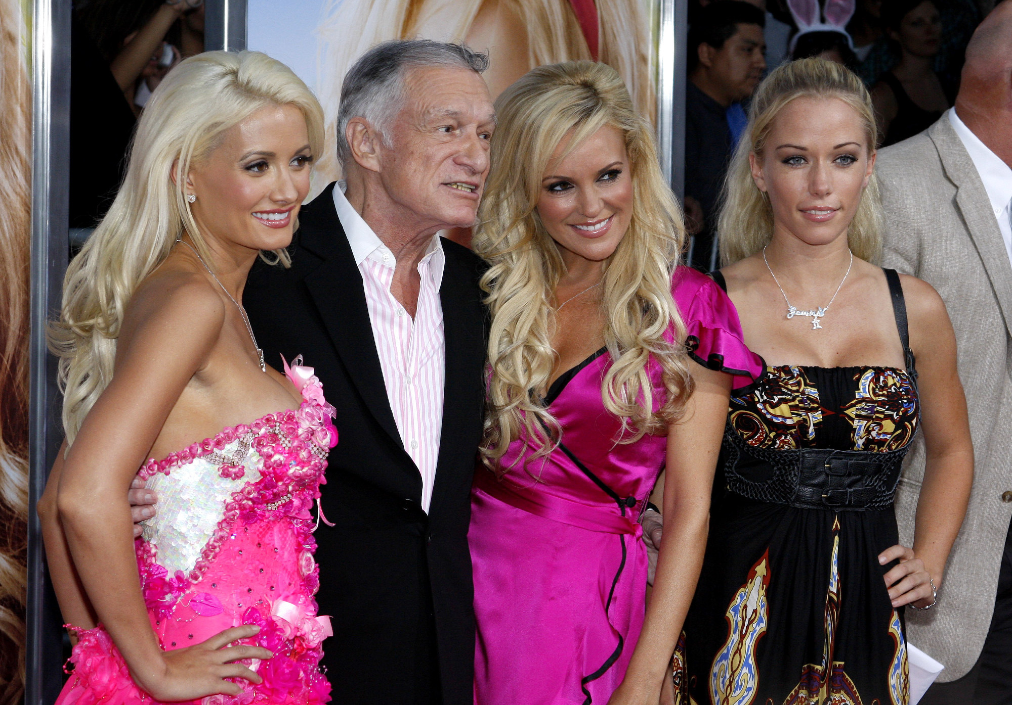 Kitálalt két Playboy-lány: Hugh Hefner egy életre megnyomorította barátnőit