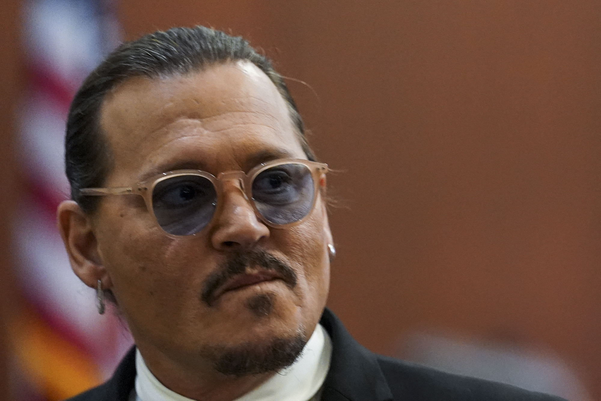 Botrány a tárgyalóteremben: Johnny Depp ügyvédje kikelt magából Amber Heard miatt