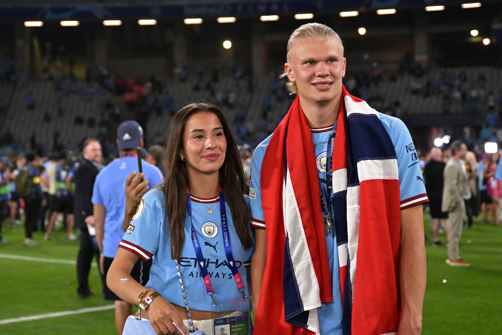 Erling Haaland és barátnője